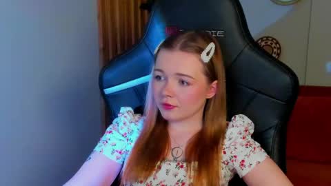 elinavale online show from May 5, 5:21 pm
