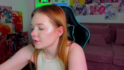 elinavale online show from May 19, 2:07 am