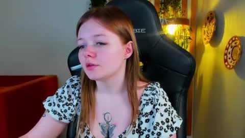 Snapshot of elinavale chatting on June 7, 5:16 pm elinavale online show from June 7, 5:16 pm