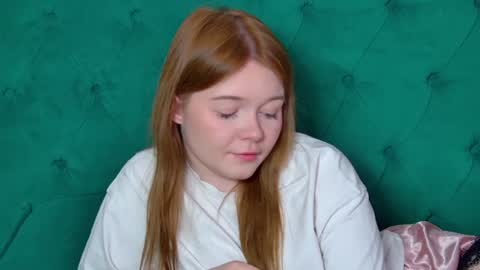 Snapshot of elinavale chatting on June 28, 6:19 am elinavale online show from June 28, 6:19 am