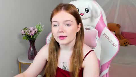 Snapshot of elinavale chatting on July 3, 5:36 am elinavale online show from July 3, 5:36 am