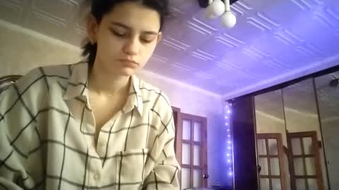 Snapshot of elindente chatting on November 29, 7:22 am Lola online show from November 29, 7:22 am