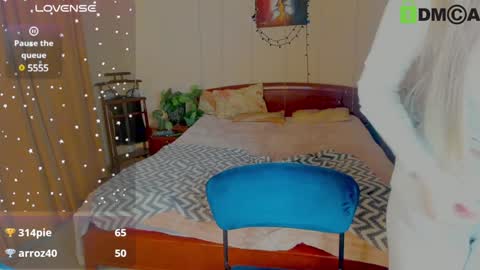 Snapshot of elinor_faith chatting on January 11, 2:47 pm elinor_faith online show from January 11, 2:47 pm