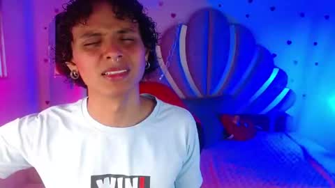 elio_fox online show from April 5, 11:51 am