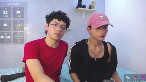 Snapshot of eliotkinky chatting on February 11, 3:06 pm Elio online show from February 11, 3:06 pm