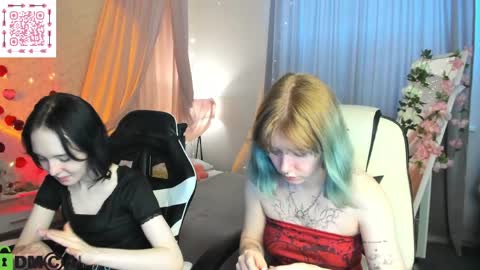 Snapshot of elira_vane chatting on June 5, 3:02 am Elira Vane online show from June 5, 3:02 am