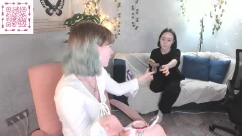 Snapshot of elira_vane chatting on June 8, 2:56 am Elira Vane online show from June 8, 2:56 am