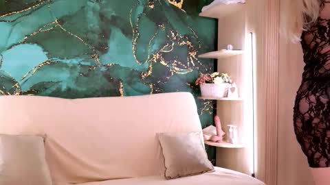 Elizabeth online show from September 14, 6:45 am