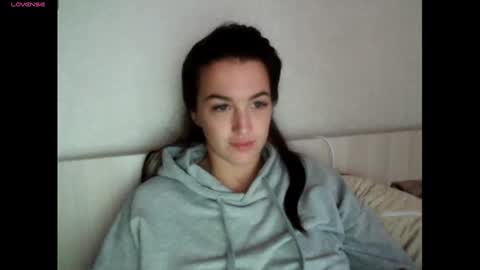 Snapshot of elisa_dove208 chatting on September 23, 4:04 am elisa_dove208 online show from September 23, 4:04 am