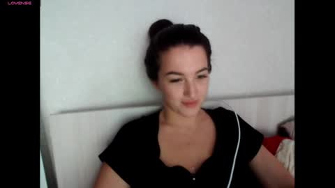 Snapshot of elisa_dove208 chatting on September 24, 4:05 am elisa_dove208 online show from September 24, 4:05 am