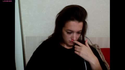 Snapshot of elisa_dove208 chatting on October 5, 1:42 pm elisa_dove208 online show from October 5, 1:42 pm