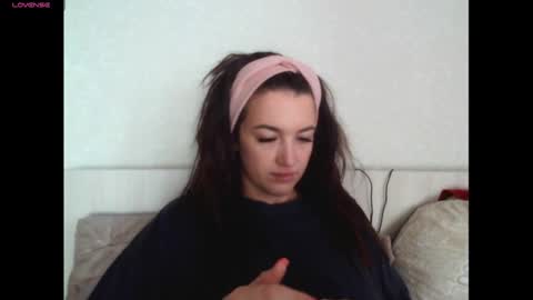 Snapshot of elisa_dove208 chatting on October 7, 3:47 am elisa_dove208 online show from October 7, 3:47 am