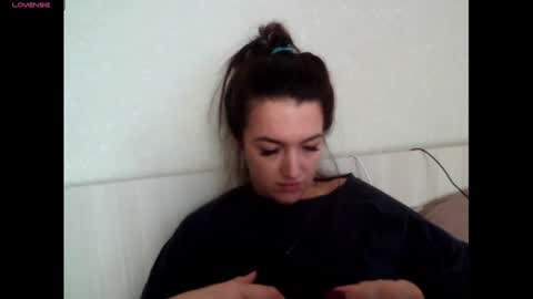 Snapshot of elisa_dove208 chatting on October 22, 5:30 am elisa_dove208 online show from October 22, 5:30 am