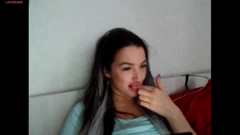 Snapshot of elisa_dove208 chatting on October 23, 6:34 am elisa_dove208 online show from October 23, 6:34 am