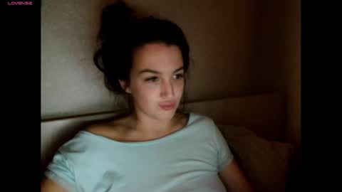 Snapshot of elisa_dove208 chatting on October 31, 5:47 pm elisa_dove208 online show from October 31, 5:47 pm