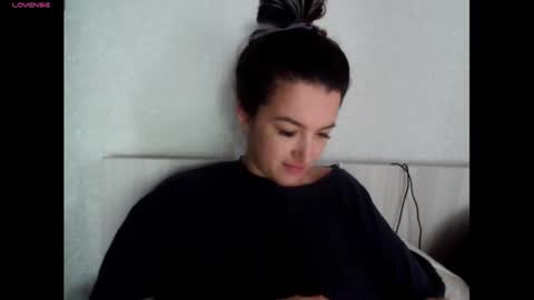 Snapshot of elisa_dove208 chatting on November 2, 9:22 am elisa_dove208 online show from November 2, 9:22 am