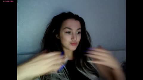 Snapshot of elisa_dove208 chatting on November 7, 4:12 am elisa_dove208 online show from November 7, 4:12 am