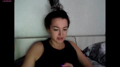 Snapshot of elisa_dove208 chatting on November 8, 6:13 am elisa_dove208 online show from November 8, 6:13 am
