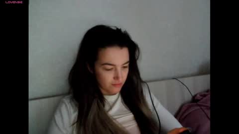 Snapshot of elisa_dove208 chatting on December 2, 5:02 am elisa_dove208 online show from December 2, 5:02 am