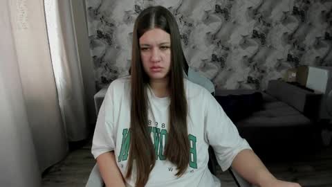 Aletta Oushen online show from April 18, 9:46 am