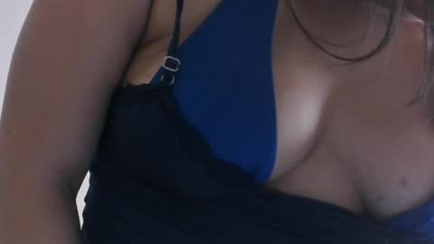 Elisa  online show from April 16, 8:42 pm