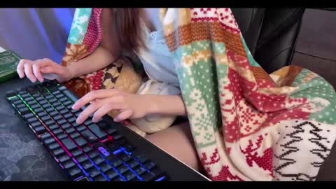 Snapshot of elisa_north chatting on January 26, 10:45 am Elisa North online show from January 26, 10:45 am