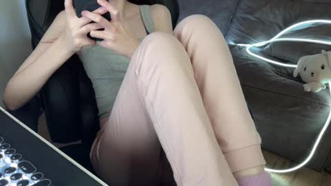 Snapshot of elisa_north chatting on February 22, 1:46 pm Elisa North online show from February 22, 1:46 pm