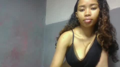 elisabethee online show from April 10, 9:41 pm