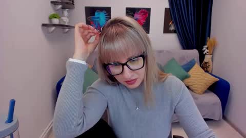 Snapshot of elisabethmills chatting on January 17, 4:47 pm Elisabeth online show from January 17, 4:47 pm