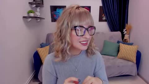 Snapshot of elisabethmills chatting on January 23, 4:37 pm Elisabeth online show from January 23, 4:37 pm