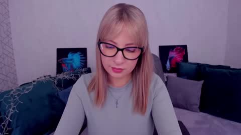 Snapshot of elisabethmills chatting on February 26, 11:52 am Elisabeth online show from February 26, 11:52 am