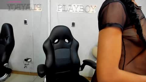 Snapshot of elisabettamonroy chatting on November 18, 3:27 pm elisabettamonroy online show from November 18, 3:27 pm