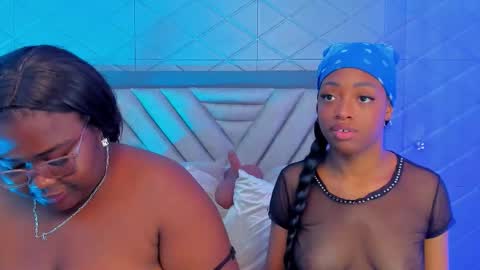 Snapshot of elisabettamonroy chatting on November 25, 9:59 pm elisabettamonroy online show from November 25, 9:59 pm