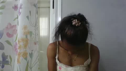 Snapshot of elisacich chatting on February 28, 4:35 am elisacich online show from February 28, 4:35 am