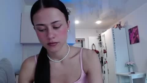 Snapshot of eliscuteblonde chatting on June 12, 5:50 am Elis online show from June 12, 5:50 am