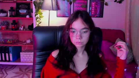 Elise online show from October 11, 4:05 pm