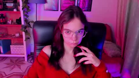 Elise online show from October 12, 3:33 pm