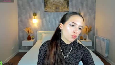 Elise online show from March 10, 9:25 am