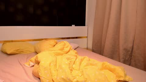 Elly online show from February 12, 9:10 pm