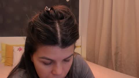 Elly online show from February 17, 7:09 pm