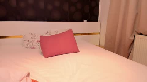 Elly online show from February 26, 6:51 pm