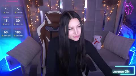 elisevelour online show from February 8, 2:09 pm