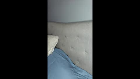 elishacohen33 online show from April 11, 8:24 pm