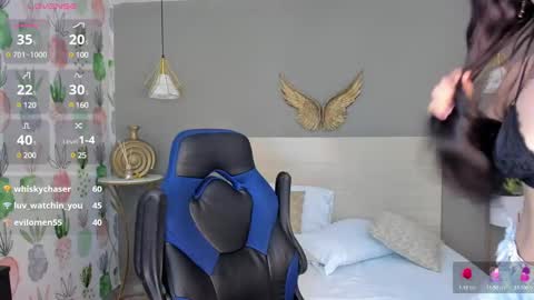 E L I S S A online show from December 22, 10:15 pm