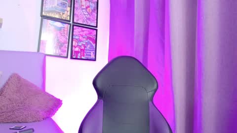 Snapshot of elissa_sexygirl chatting on May 22, 12:11 pm elissa_sexygirl online show from May 22, 12:11 pm