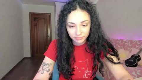Snapshot of elisskriter chatting on June 22, 12:02 pm Eliss online show from June 22, 12:02 pm