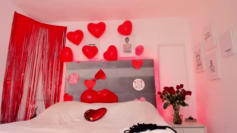 Snapshot of eliz_jane chatting on February 15, 4:12 pm Elizabeth online show from February 15, 4:12 pm