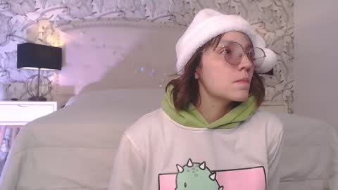 Eliza online show from December 22, 7:11 pm