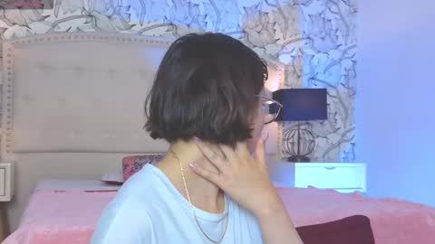 Eliza online show from March 24, 7:19 pm