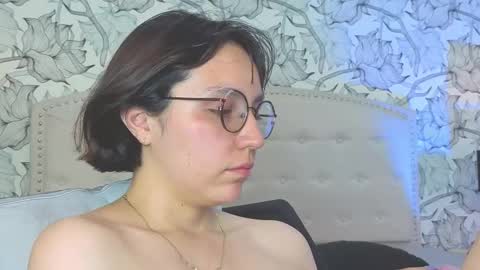 Eliza online show from April 16, 9:39 pm